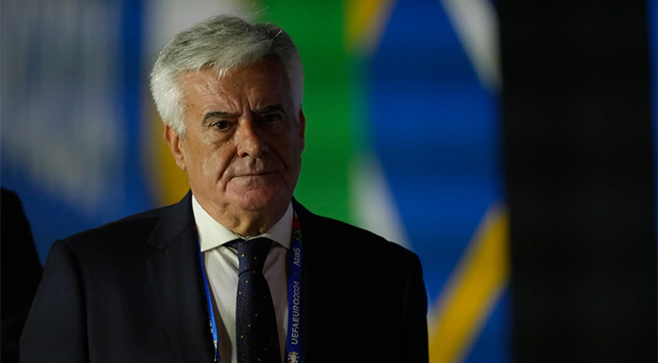 দুই বছরের নিষেধাজ্ঞায় স্পেনের ফুটবল প্রধান